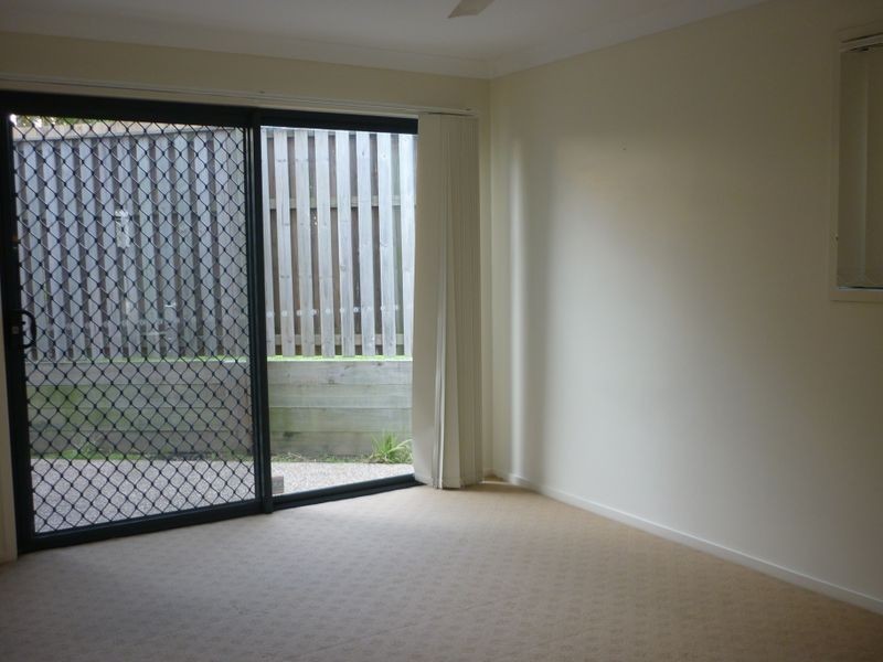 1/2 Palma Crescent, Varsity Lakes QLD 4227