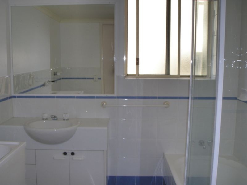 6/2-4 Mountain View Drive, Miami QLD 4220