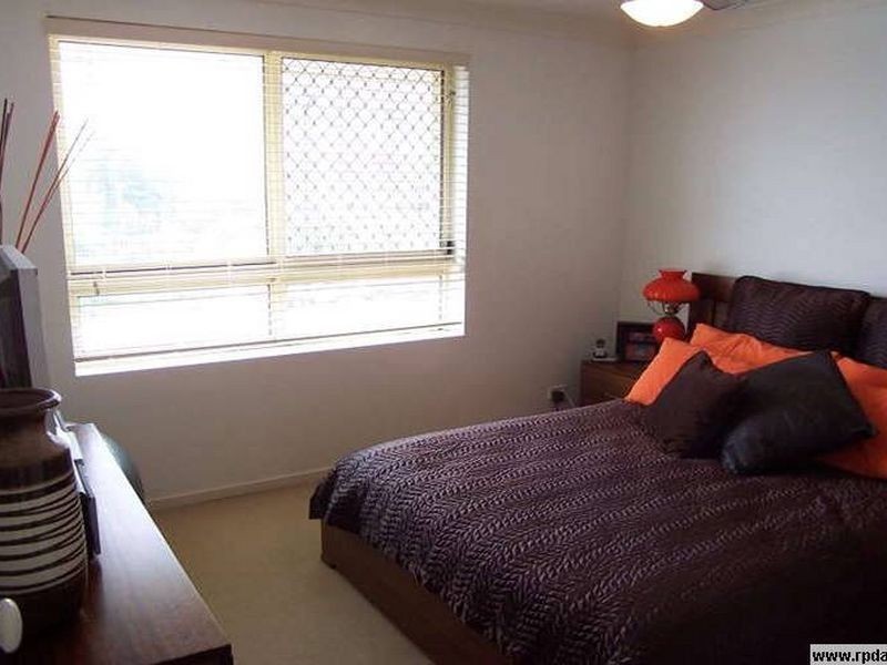 6/2-4 Mountain View Drive, Miami QLD 4220