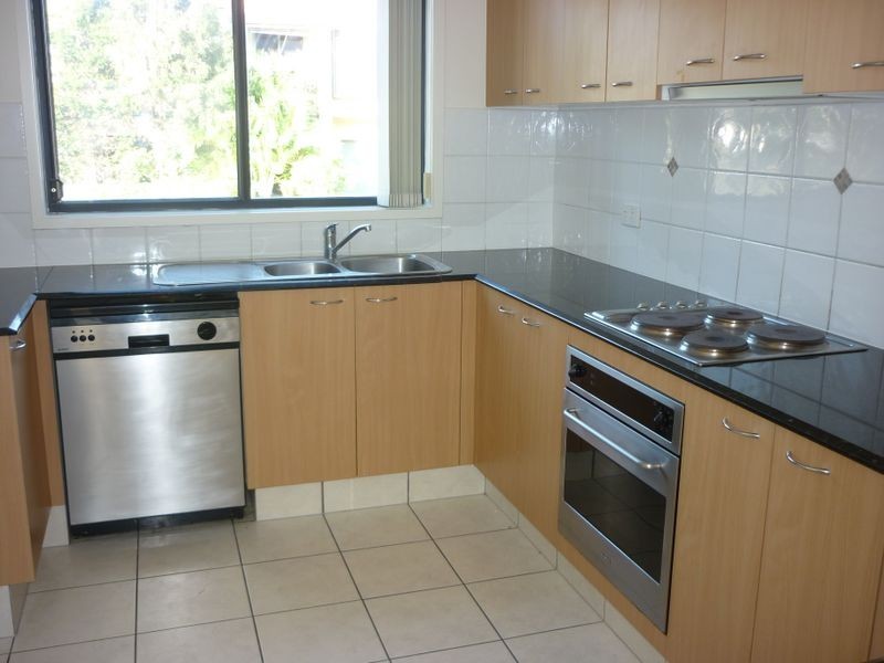 9/18 Geraldton Drive, Varsity Lakes QLD 4227