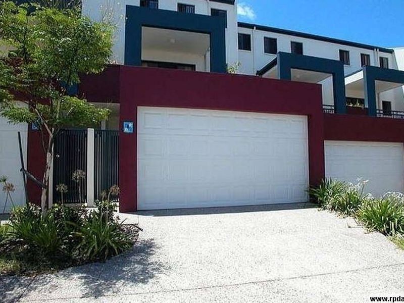 4/23 Peppertree Circuit, Robina QLD 4226