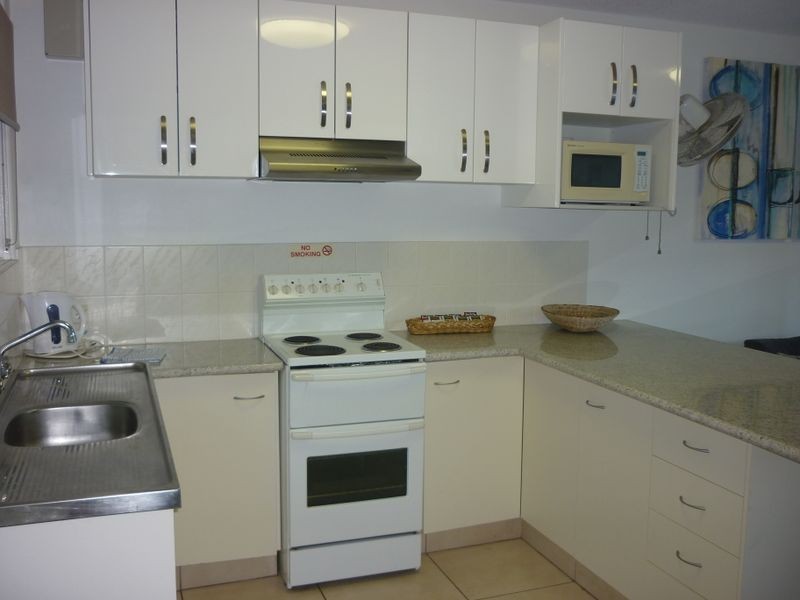 27/122 Marine Parade, Miami QLD 4220