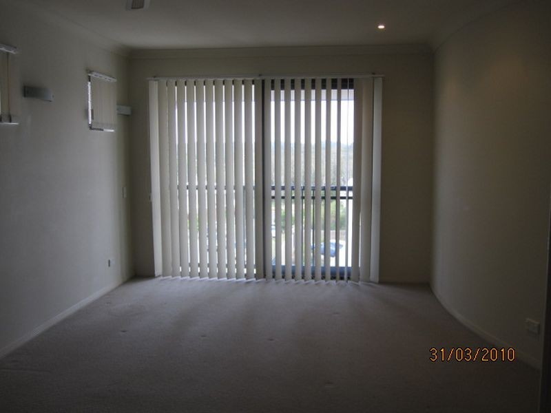 9/27 Ranier Crescent, Varsity Lakes QLD 4227