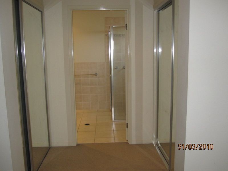 9/27 Ranier Crescent, Varsity Lakes QLD 4227