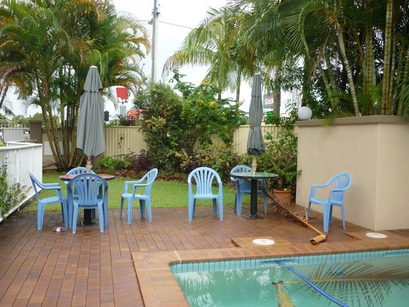 2/2489 Gold Coast Highway, Mermaid Beach QLD 4218