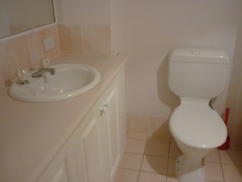 2/2489 Gold Coast Highway, Mermaid Beach QLD 4218