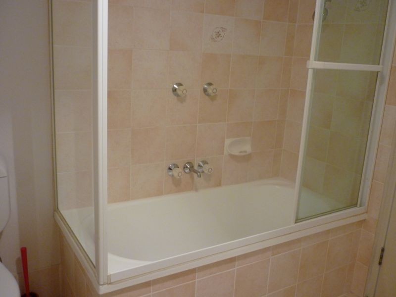 2/2489 Gold Coast Highway, Mermaid Beach QLD 4218