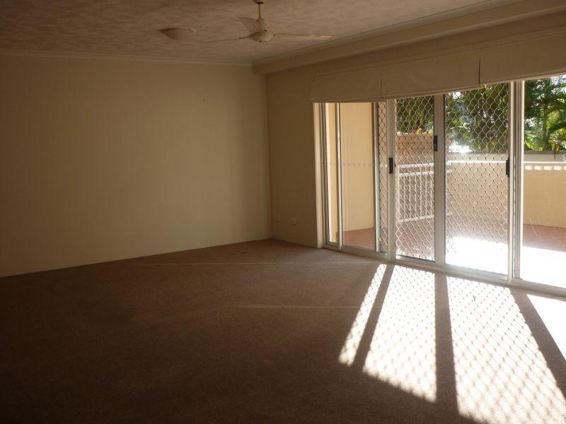 2/2489 Gold Coast Highway, Mermaid Beach QLD 4218