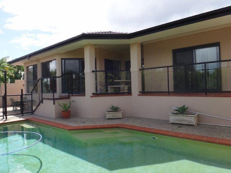 34 Martingale Circuit, Clear Island Waters QLD 4226