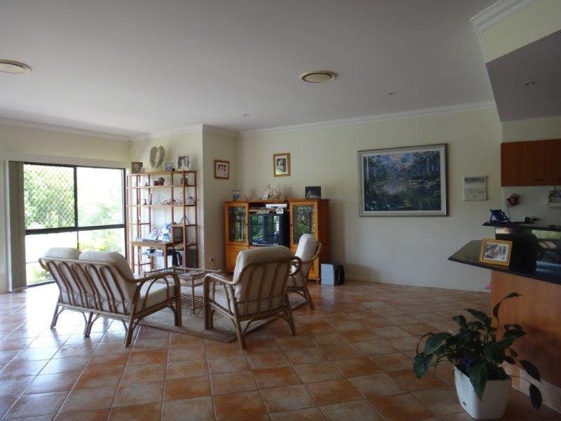 34 Martingale Circuit, Clear Island Waters QLD 4226