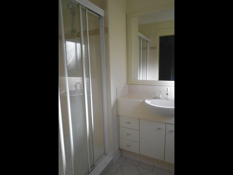 18 Tuggerah Close, Robina QLD 4226