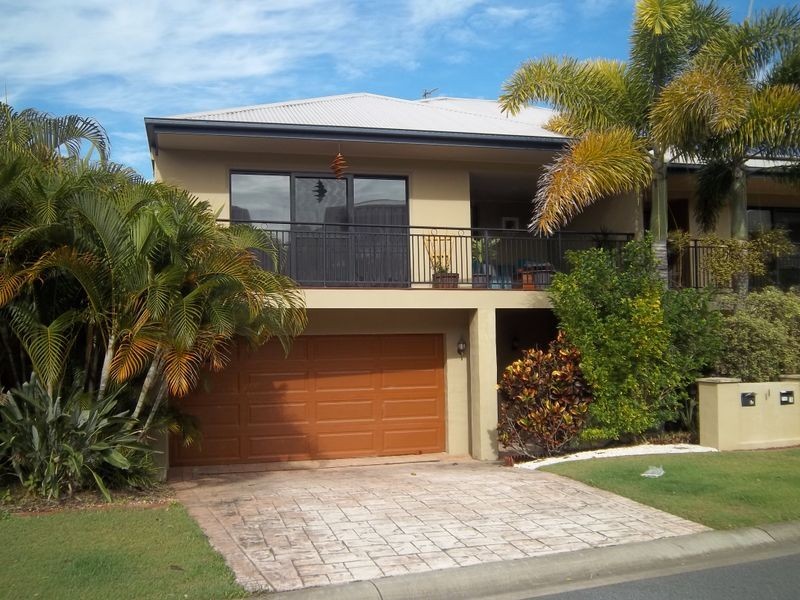 2/11 Mapleton Circuit, Varsity Lakes QLD 4227