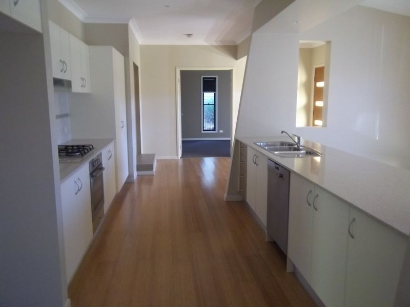 11 Molonglo Close, Reedy Creek QLD 4227