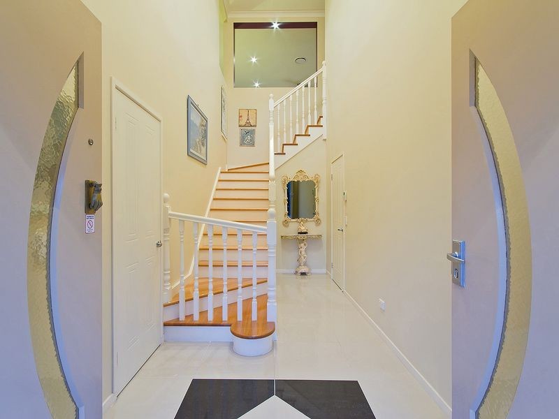 18 Wyangan Valley Way, Mudgeeraba QLD 4213