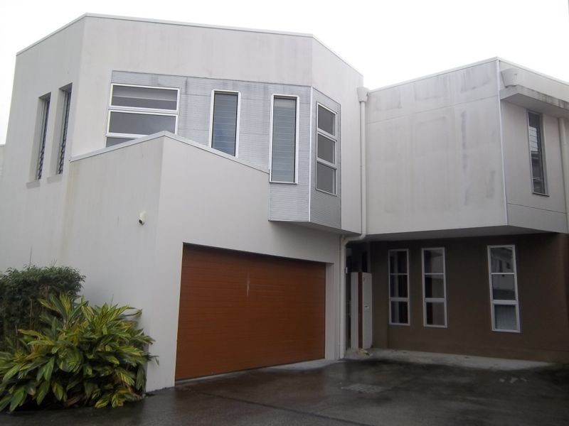 7/11 Cezaire Avenue, Varsity Lakes QLD 4227