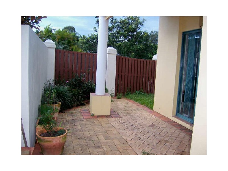 18 Highgate Lane, Robina QLD 4226