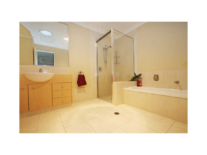 1/11 Belmont Drive, Varsity Lakes QLD 4227