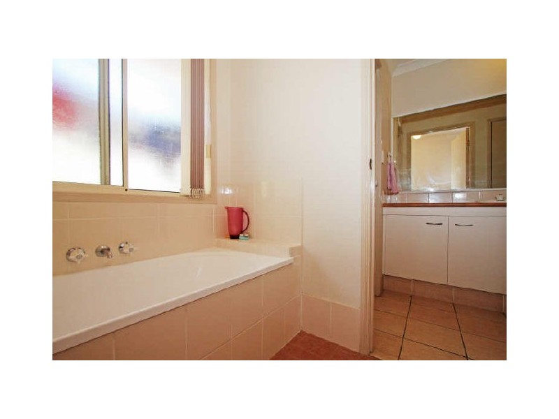 4 Humberside Close, Mudgeeraba QLD 4213