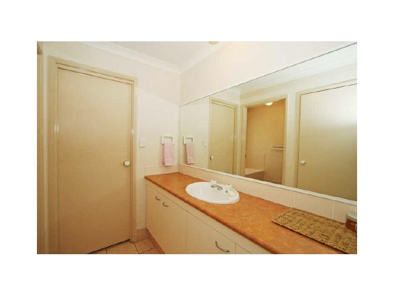 4 Humberside Close, Mudgeeraba QLD 4213