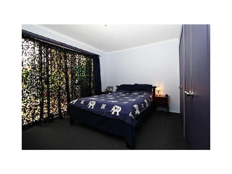 1/5 Greenlands Dr, Varsity Lakes QLD 4227