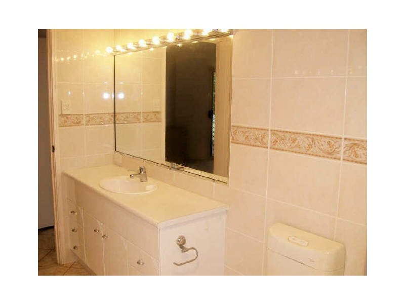 45 Warbler Pde, Varsity Lakes QLD 4227