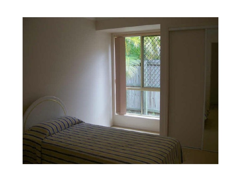 45 Warbler Pde, Varsity Lakes QLD 4227