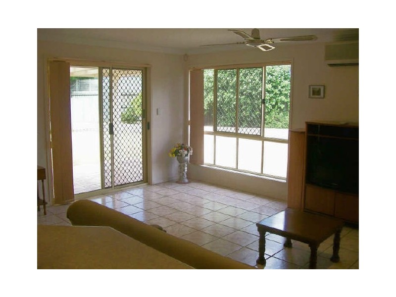 45 Warbler Pde, Varsity Lakes QLD 4227