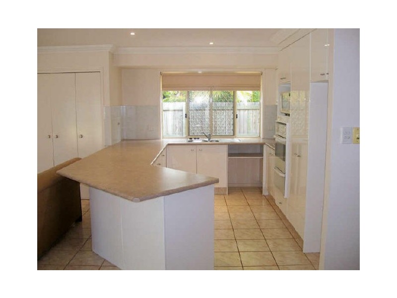 45 Warbler Pde, Varsity Lakes QLD 4227