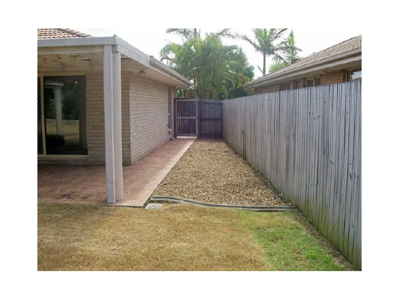 45 Warbler Pde, Varsity Lakes QLD 4227