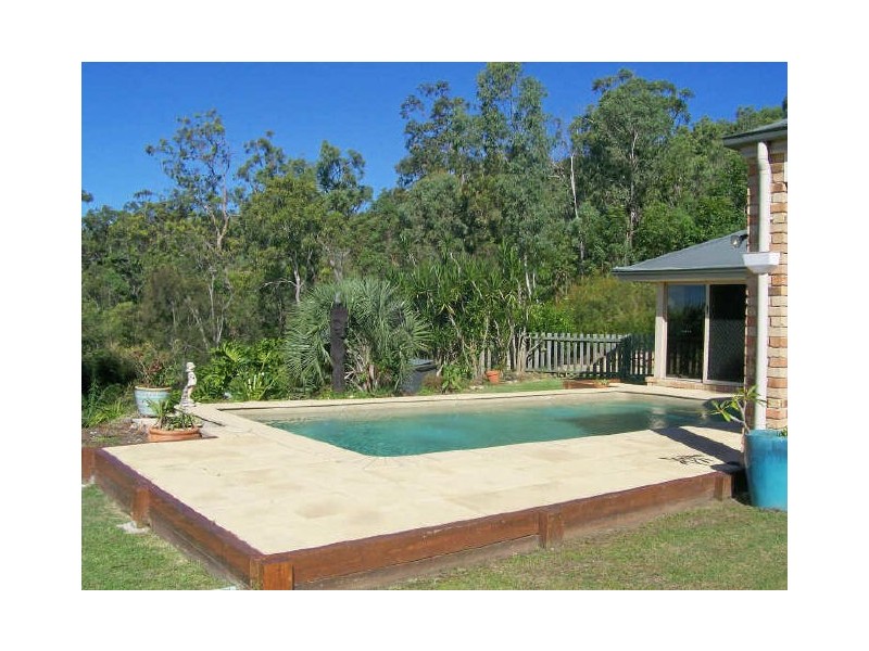 10 Roxby Ct, Bonogin QLD 4213