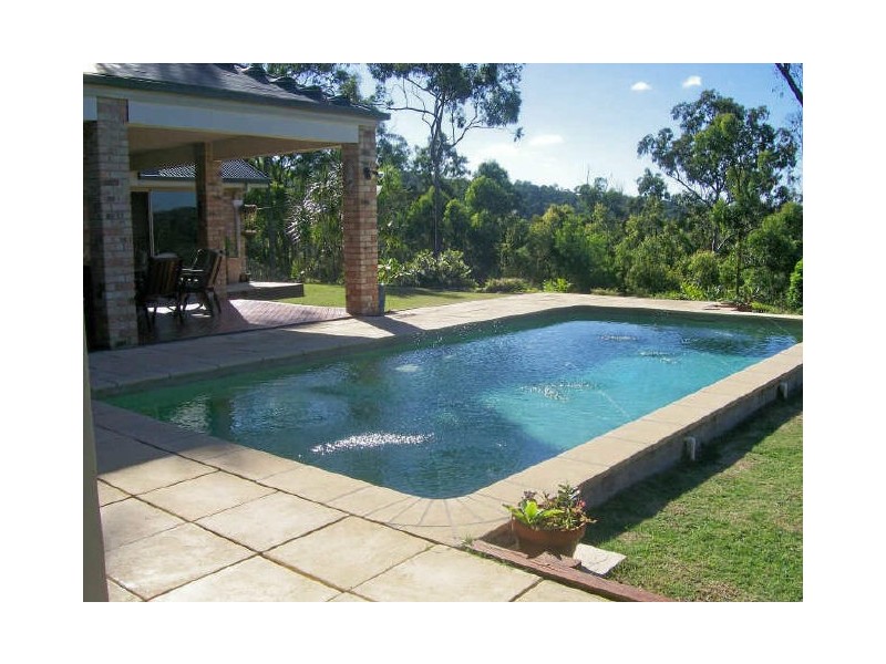 10 Roxby Ct, Bonogin QLD 4213