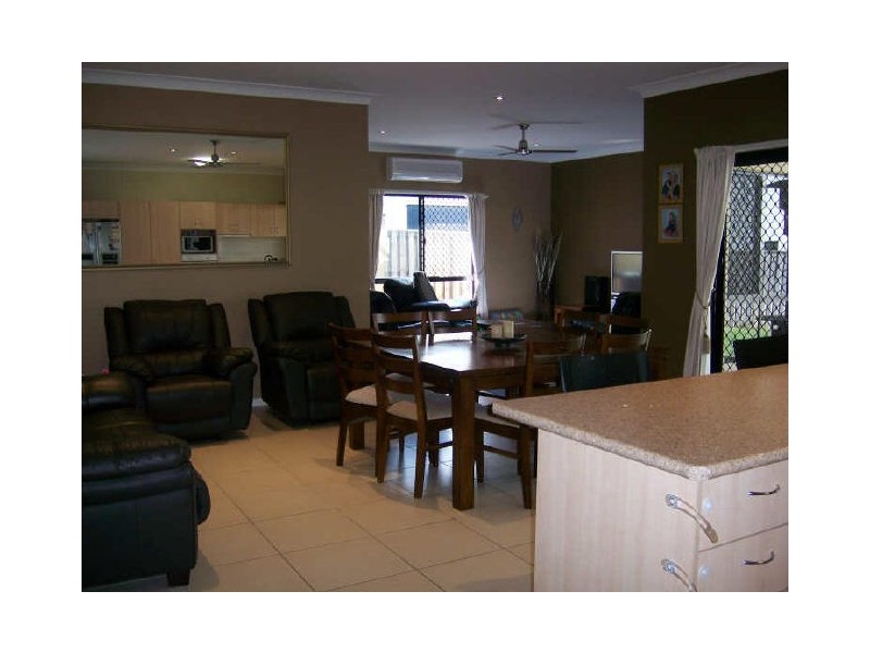 24 Castello Street, Varsity Lakes QLD 4227