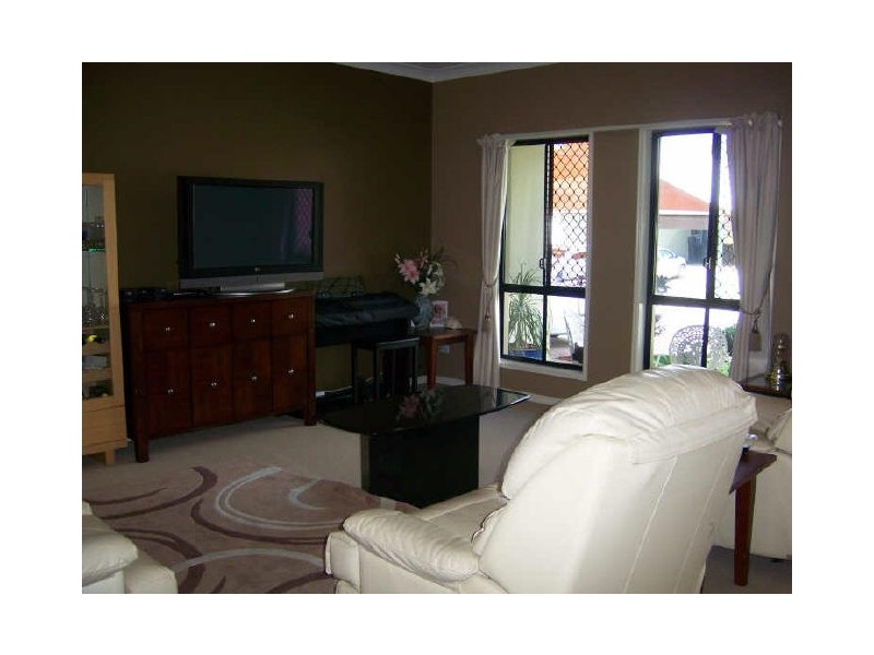 24 Castello Street, Varsity Lakes QLD 4227