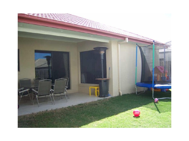 24 Castello Street, Varsity Lakes QLD 4227