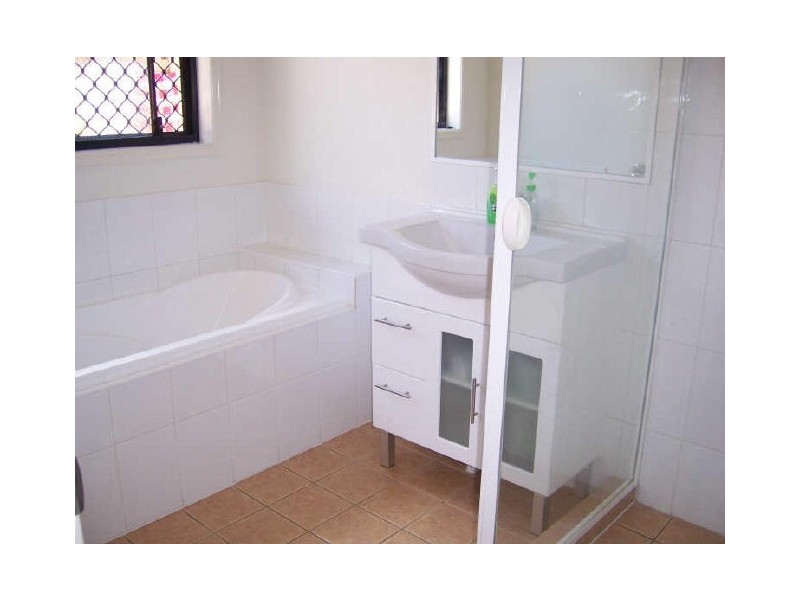 24 Castello Street, Varsity Lakes QLD 4227