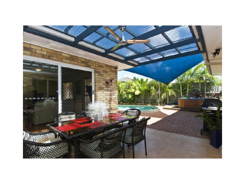 14 Nepean Drive, Varsity Lakes QLD 4227