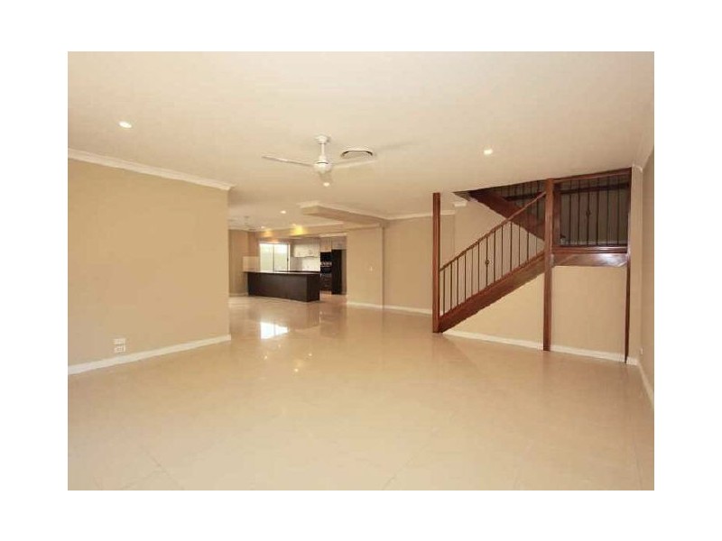 4/13 Andromeda Parade, Robina QLD 4226