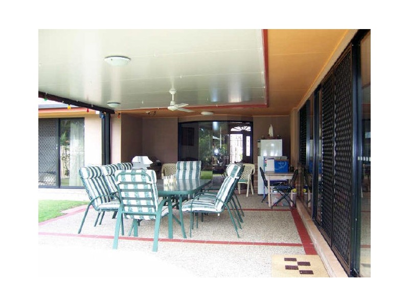 33 Straite Drive, Robina QLD 4226