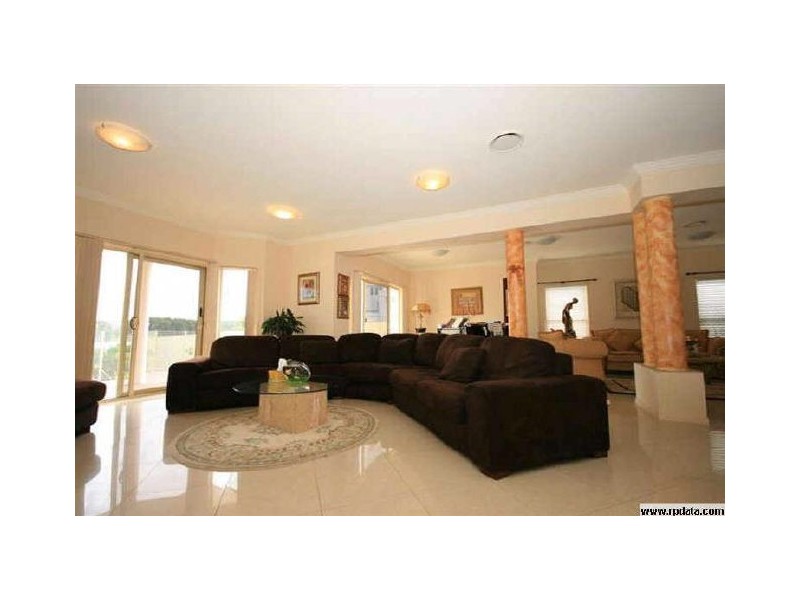 2A Ben Lexcen Place, Robina QLD 4226