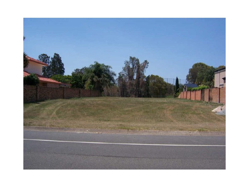 91 Santa Cruz Blvd, Clear Island Waters QLD 4226