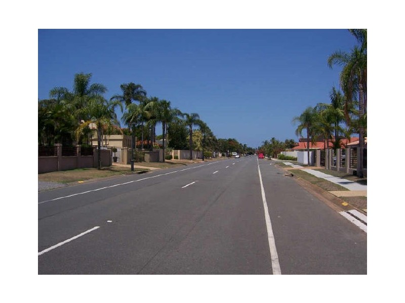 91 Santa Cruz Blvd, Clear Island Waters QLD 4226