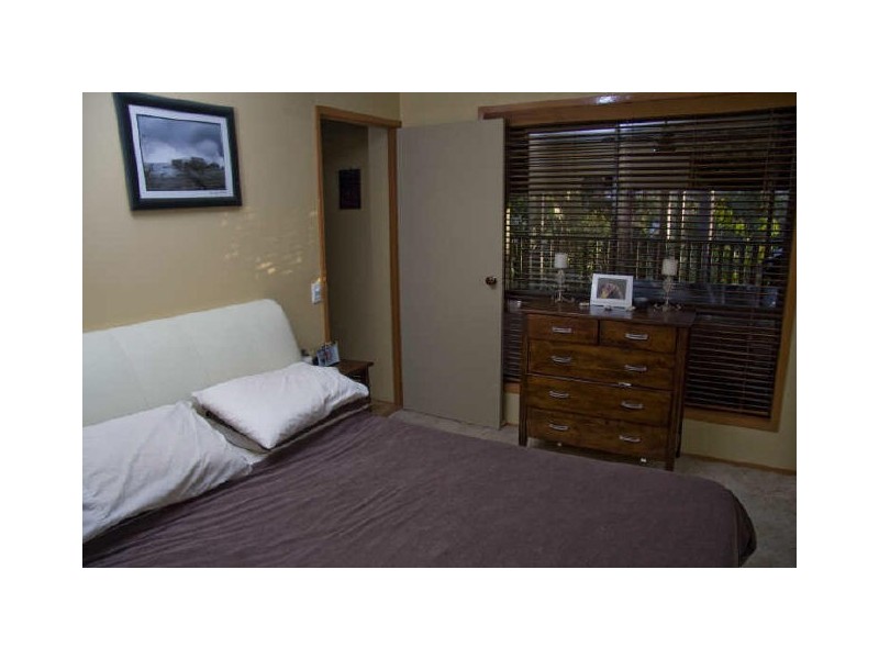 7 Beau Cr, Highland Park QLD 4211
