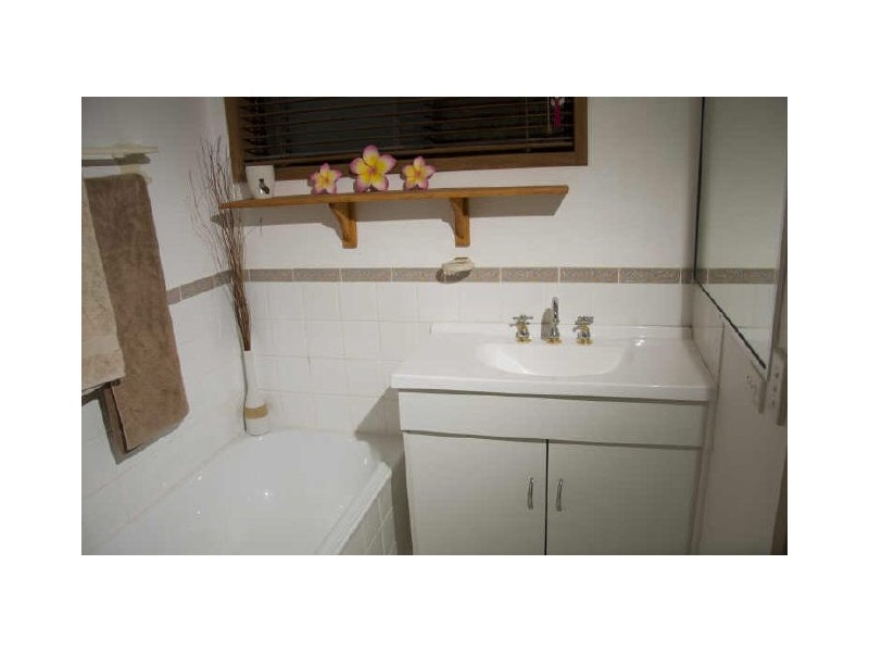 7 Beau Cr, Highland Park QLD 4211
