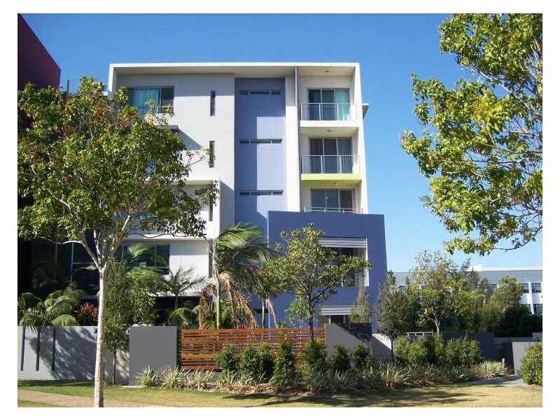 216/2 Riverwalk Avenue, Robina QLD 4226