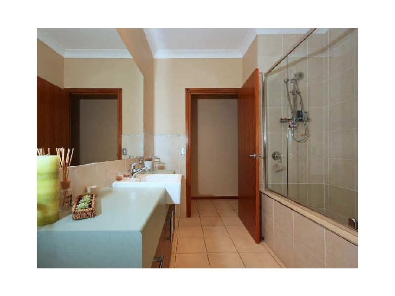20 Palma Cr, Varsity Lakes QLD 4227