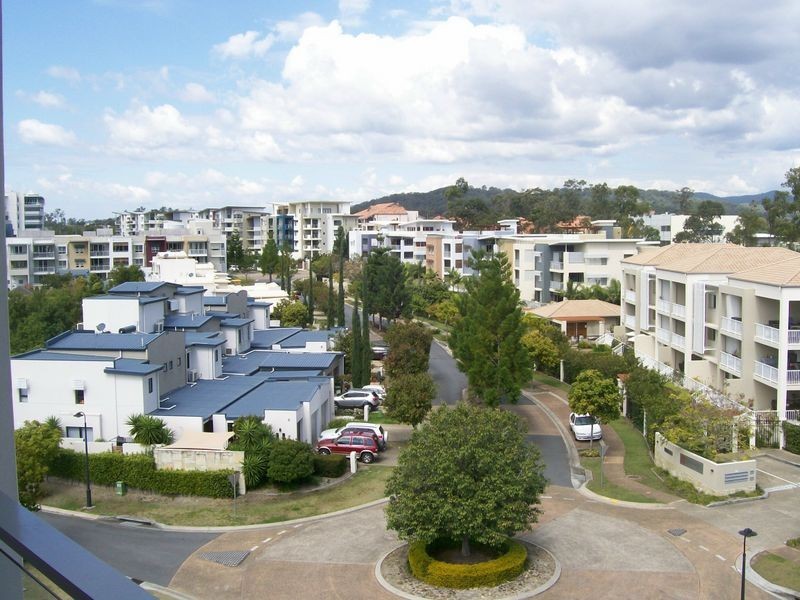 220/2 Riverwalk Avenue, Robina QLD 4226