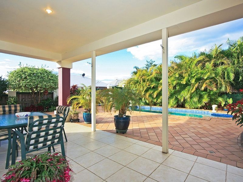 27 Majorca Crescent, Varsity Lakes QLD 4227