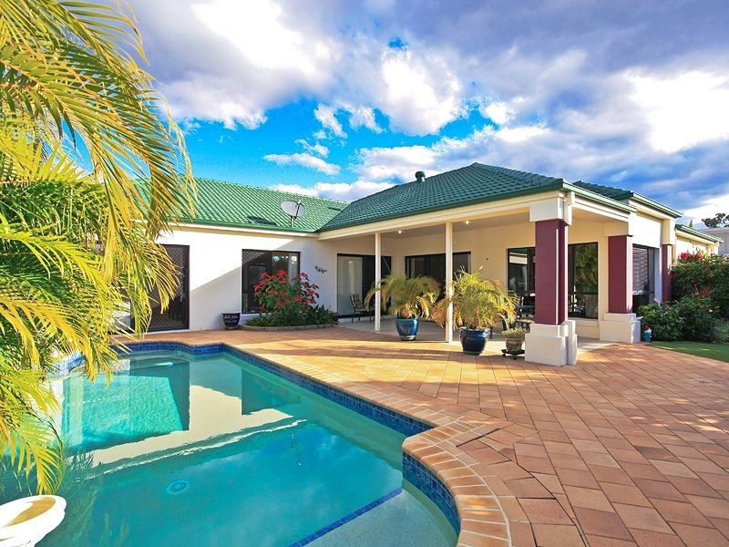 27 Majorca Crescent, Varsity Lakes QLD 4227