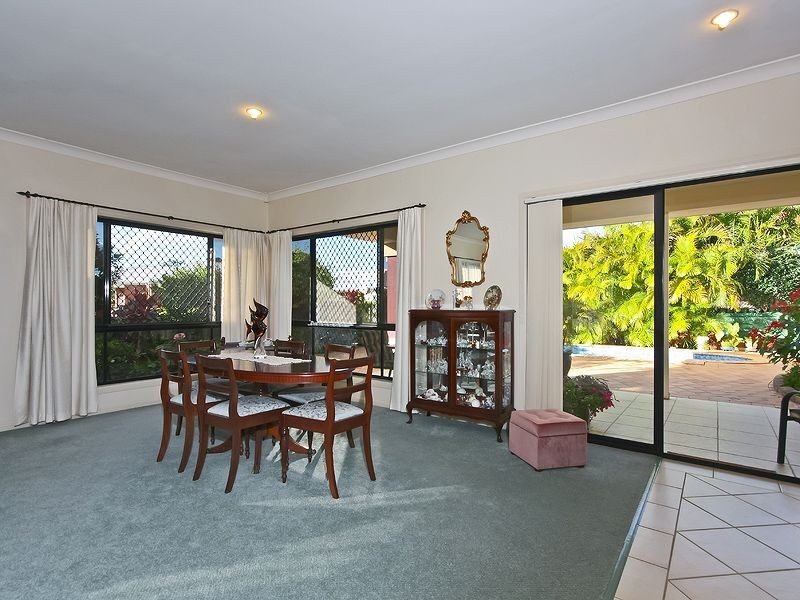 27 Majorca Crescent, Varsity Lakes QLD 4227