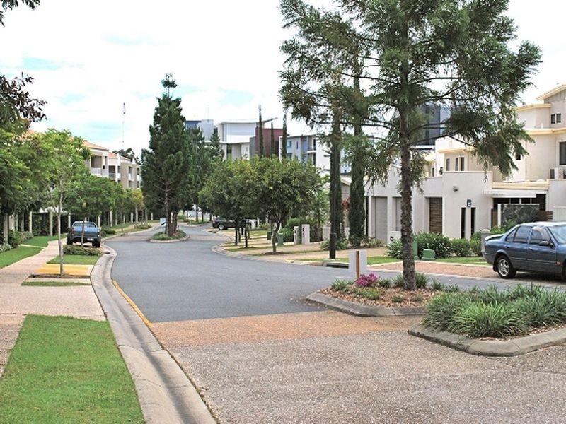 75 Riverwalk Avenue, Robina QLD 4226